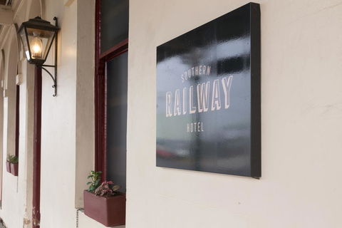 Southern Railway Hotel - Tourism Noosa 2