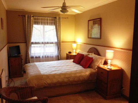 Southern Vales Bed & Breakfast - Tourism Noosa 0