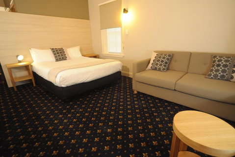 Sovereign Hill Hotel - Tourism Noosa 2