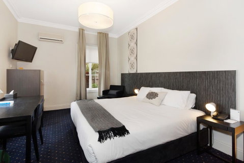 Sovereign Hill Hotel - Tourism Noosa 0