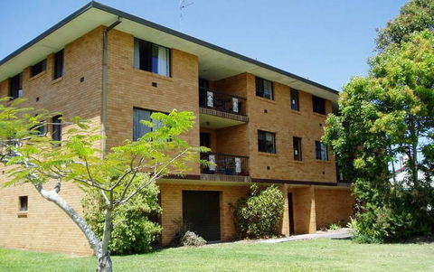 Spacious 2 Bedroom Beach Side Apartment - Close To Shopping Centre With Coles, Health Food Shop, Sushi, Pizza, Cafes, Hairdresse - Tourism Noosa 1
