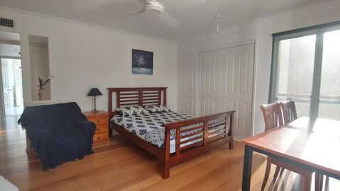 Spacious 2 Bedroom Unit, Private Bath, Kitchen, RV Parking On 5 Acres, 10 Min To Fraser Island Barge - Tourism Noosa 1
