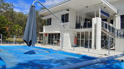 Spacious 2 Bedroom Unit, Private Bath, Kitchen, RV Parking On 5 Acres, 10 Min To Fraser Island Barge - Tourism Noosa 0
