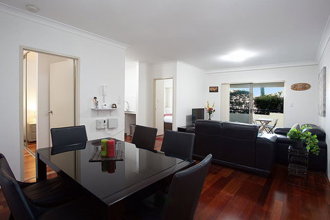Spacious Family Apartment Close To Olympic Park - Tourism Noosa 0