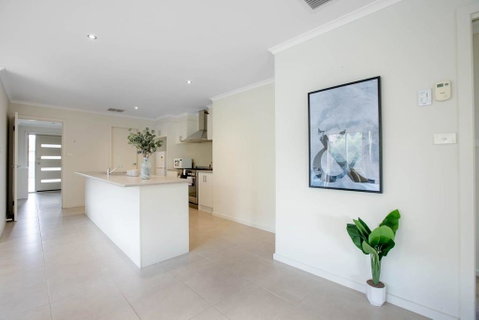 Spacious Lovely 5Beds Home@Point Cook - Tourism Noosa 3