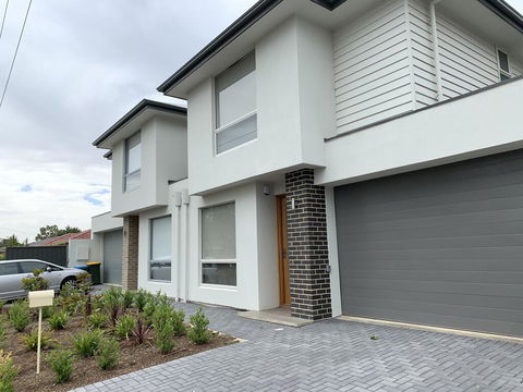 Spacious Rooms Home-Stay With Free Wifi - Tourism Noosa 1