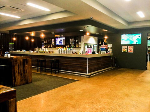 Spinifex Hotel - Tourism Noosa 2