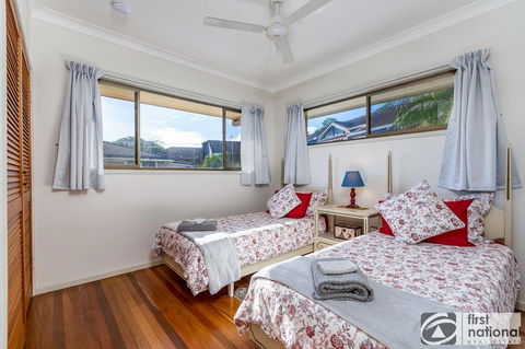 Spoil Yourself With The Perfect Position Of This First Floor Unit - Tourism Noosa 2