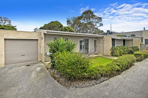 Spring Central 2-39 - Tourism Noosa 1
