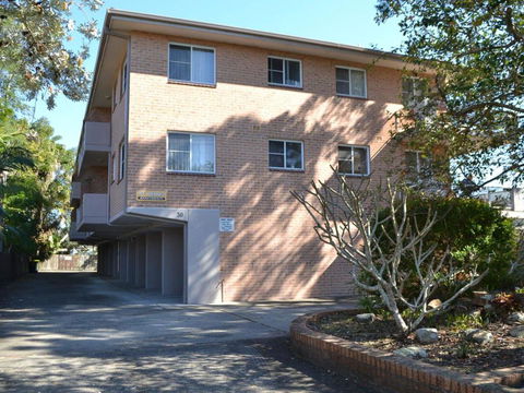 St James 6, Stylish Airconditioned Retreat - Tourism Noosa 3