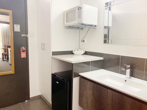Statesman Motor Inn - Tourism Noosa 2