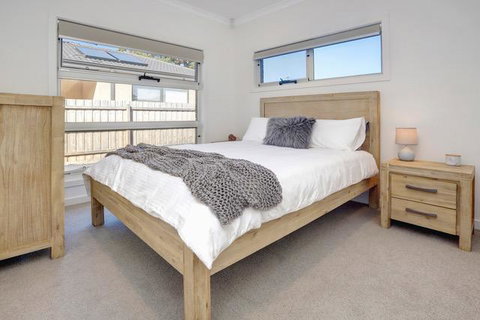 Staughton Sounds - Tourism Noosa 2