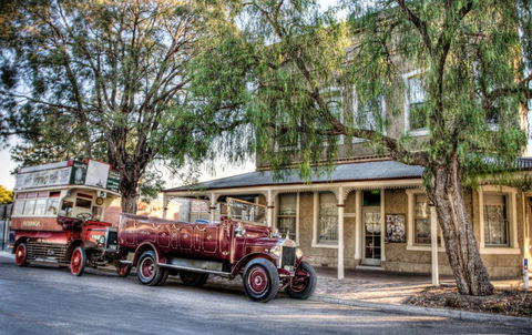 Steampacket Inn - Tourism Noosa 0