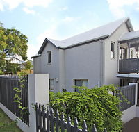 Stones-Throw - Tourism Noosa