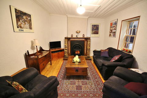 Stonewall Cottage - Tourism Noosa 2
