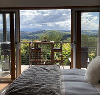 Studio with stunning mountain views - Tourism Noosa