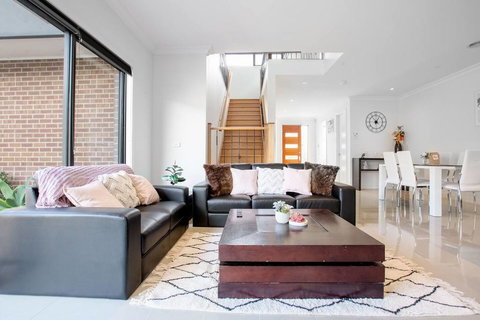 Stunning 3Beds Near Knox Shopping Centro@Wantirna - Tourism Noosa 0