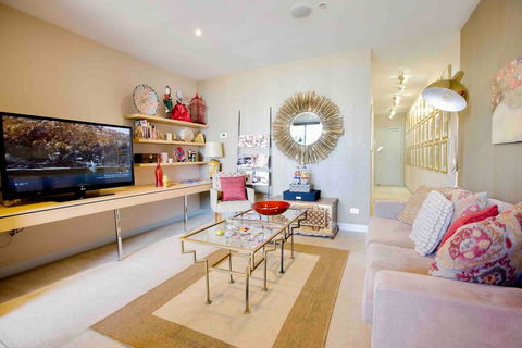 Stylish 1 Bedroom Apartment Amazing City Views - Tourism Noosa 2