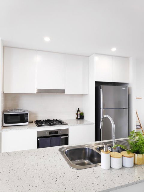 Stylish Liverpool 2Bed 2Bath Apartment -Skyline Views! -Masks Provided - Tourism Noosa 3