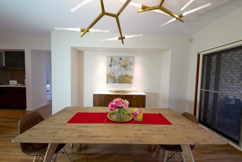 Stylish Luxe House For Big Group Near Shopping Center - Tourism Noosa 2