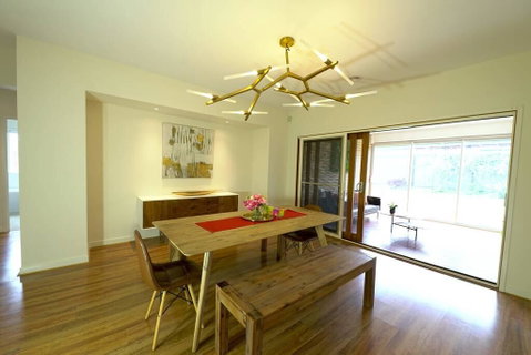 Stylish Luxe House For Big Group Near Shopping Center - Tourism Noosa 3