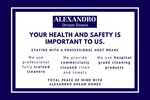 Stylish Renovated Home - Ocean Views - Fireplace - Tourism Noosa 1