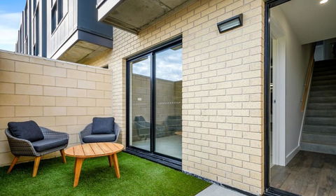 Stylish Townhouse - Tourism Noosa 3