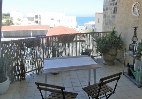 Sun, Sand, Sea And Salty Kisses Cottesloe Beach House - Tourism Noosa 3