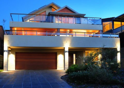 Sundecks - Tourism Noosa 0