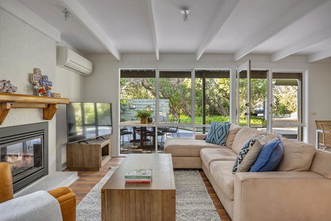 SunnySide At Sorrento: Walk To Beach & Village - Tourism Noosa 0