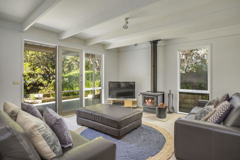 SunnySide At Sorrento: Walk To Beach & Village - Tourism Noosa 2