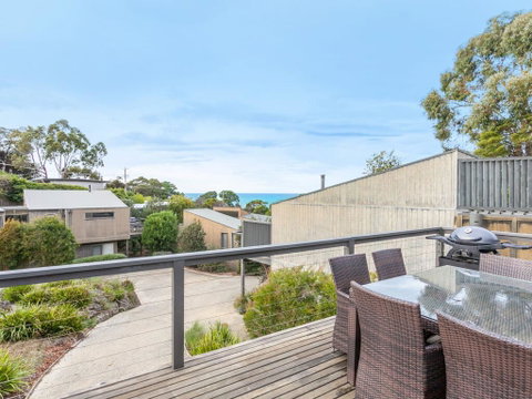 SUNRISE AT BREAKERS - Townhouse Close To Town - Tourism Noosa 0
