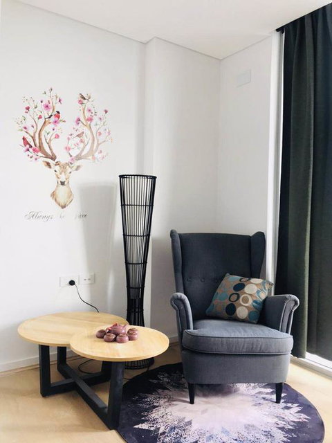 Sunset View 2 Bedroom Apt Next To Station - Tourism Noosa 3