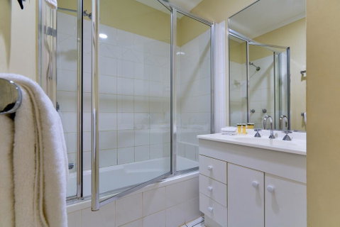 Sunset Waters Apartments - Tourism Noosa 3