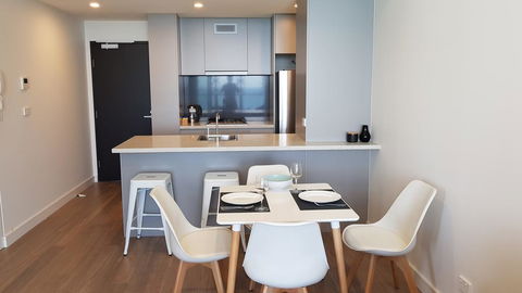 Supercar Fan's Dream - Track Side Apartment #1 - Tourism Noosa 2