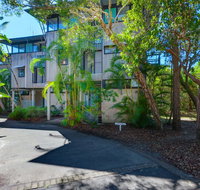 Surfside Beach House 17 - Rainbow Shores Swimming pool 2 minute walk to beach air conditioning relax here - Tourism Noosa