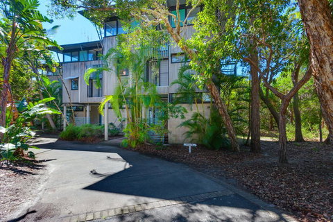 Surfside Beach House 17 - Rainbow Shores, Swimming Pool, 2 Minute Walk To Beach, Air Conditioning, Relax Here - Tourism Noosa 0