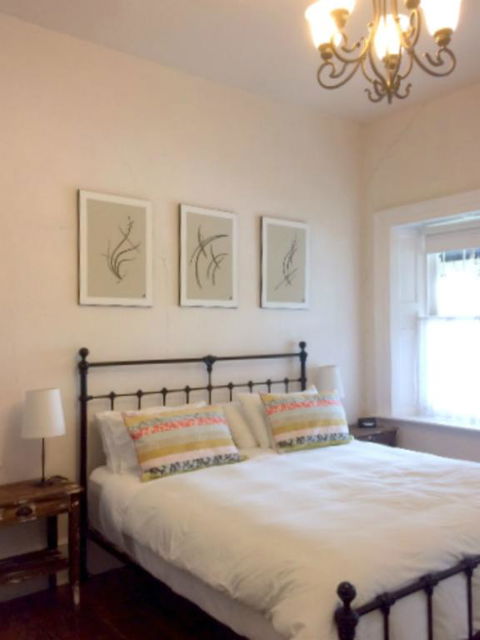 Surgeon's Cottage - Tourism Noosa 3