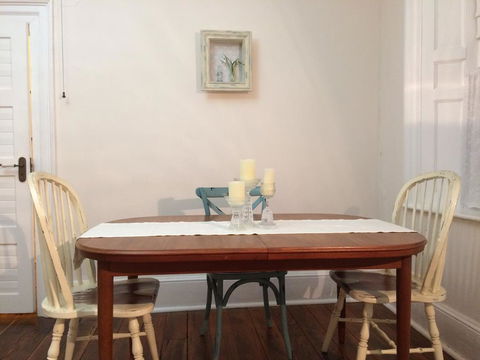 Surgeon's Cottage - Tourism Noosa 2