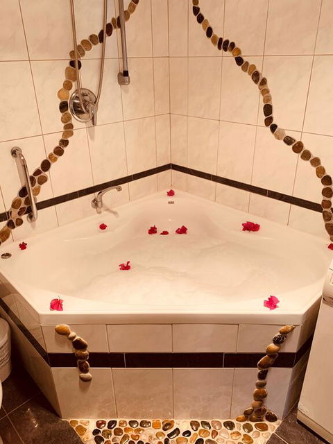 Swan Valley Oasis Resort - Tourism Noosa 3