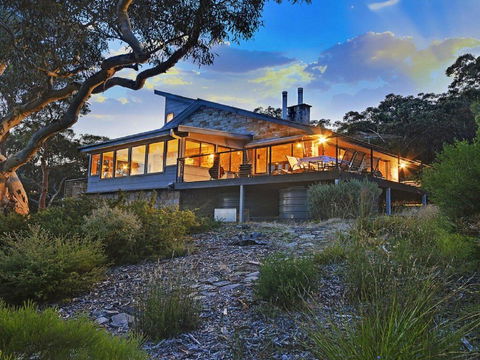 Sydney View - 70km From Sydney, 1000km From Care! - Tourism Noosa 3