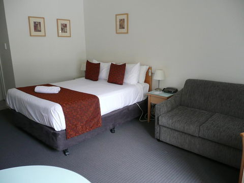 Taft Motor Inn - Tourism Noosa 1