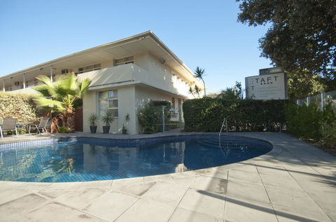 Taft Motor Inn - Tourism Noosa 0
