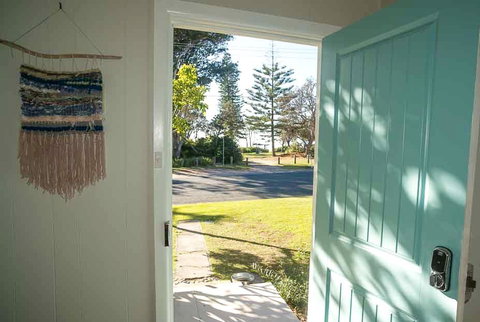 Tallowood Beachfront Cottage - Tourism Noosa 2