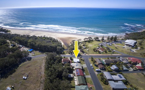 Tallowood Beachfront Cottage - Tourism Noosa 1