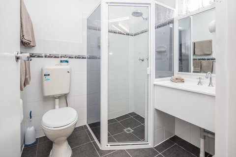 Tally Ho Motor Inn - Tourism Noosa 3