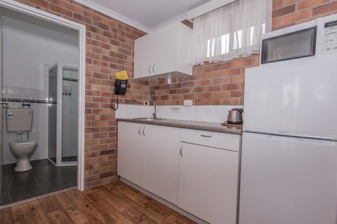 Tally Ho Motor Inn - Tourism Noosa 2