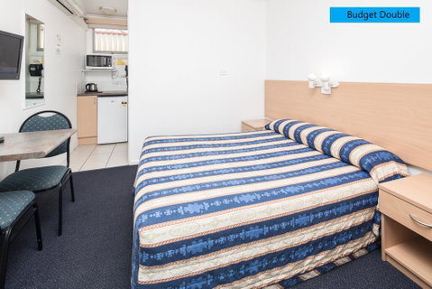 Tally Ho Motor Inn - Tourism Noosa 1