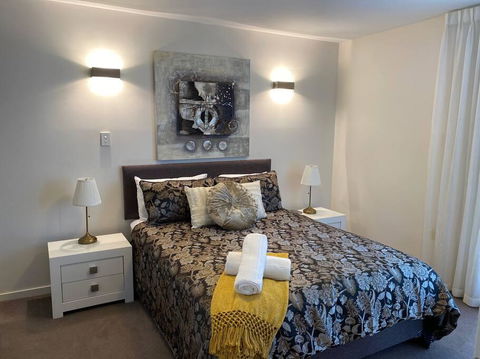 TERRACE LUX FULLY AIR 2 CAR FREE NETFLIX WIFI WINE - Tourism Noosa 1