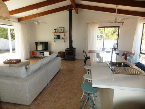 TERRIFIC ON TAMARA CRESCENT - Tourism Noosa 2